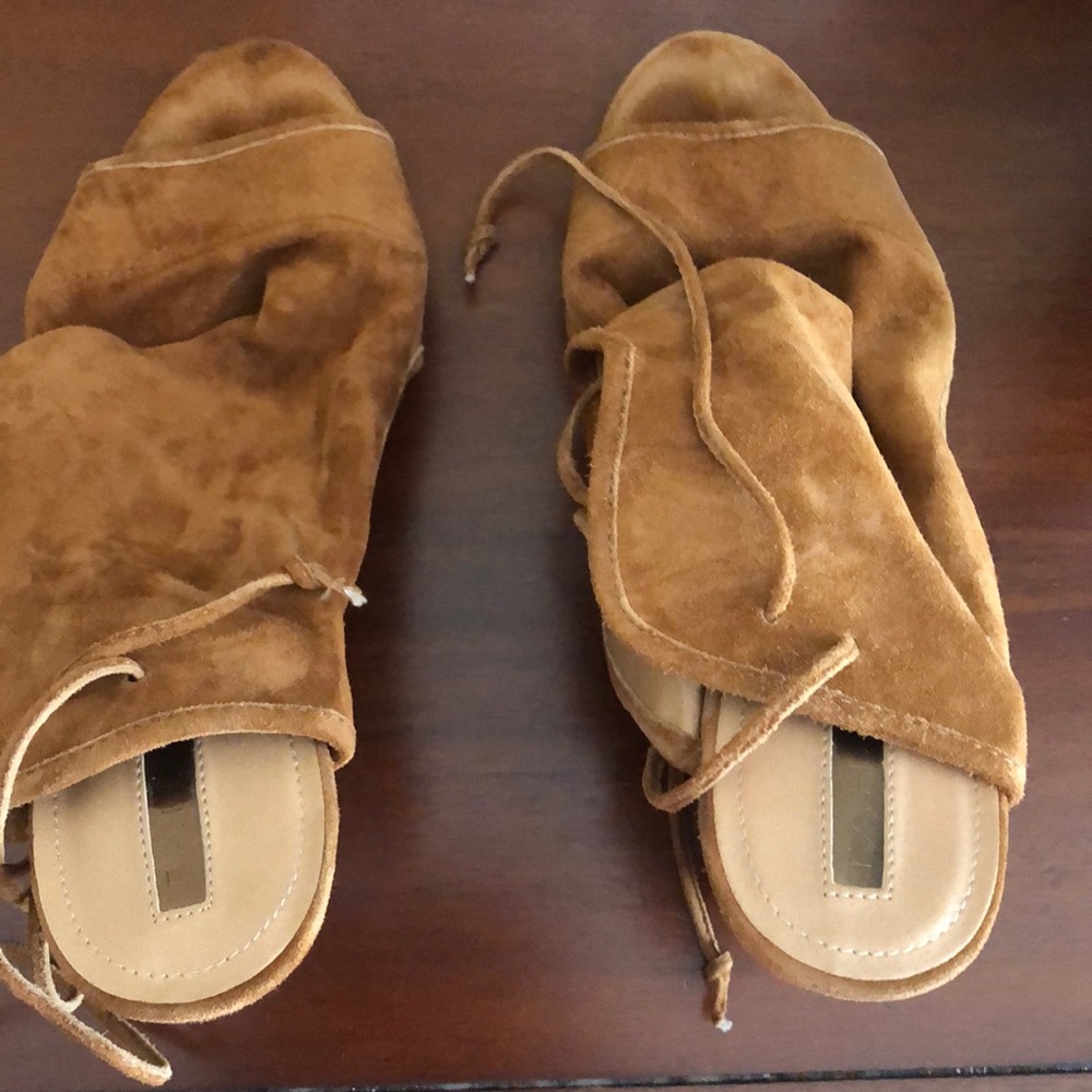 Tahari suede wedge lace up sandals size 11